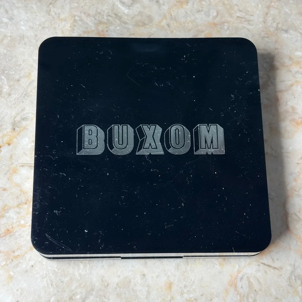 Buxom new without
